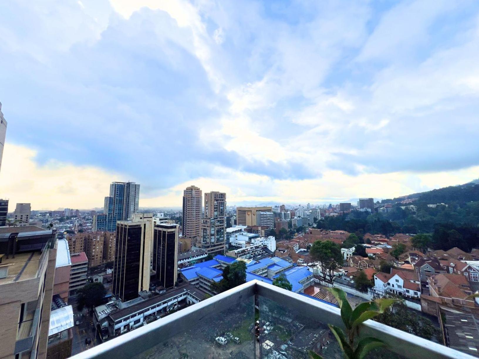 En Centro Internacional, Apartamento