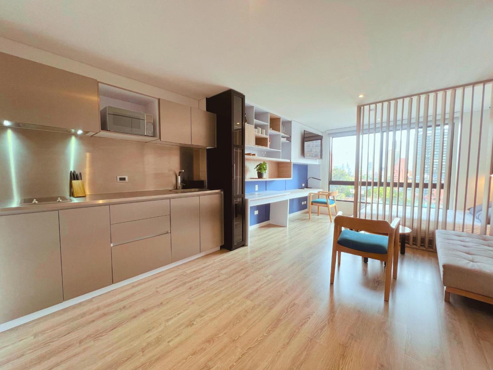 En Centro Internacional, Apartamento *